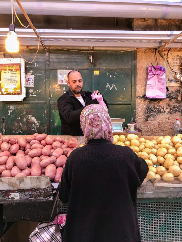 אוצרות בשוק מחנה יהודה. כל ההמלצות הקולינאריות והדברים שכדאי לאכול בירושלים